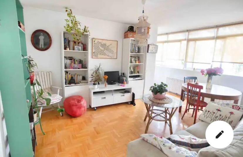 Appartamento Piso Centrico, Bonito, Acogedor, Aire Acondicionado Y Piscina Enfrente De Casa Madrid Esterno foto